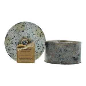 bali mantra, victorian tin round french vanilla, candela profumata, 280 g