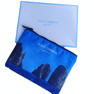 dolce & gabbana, light blue, articoli da toeletta, busta in tessuto gwp, blu